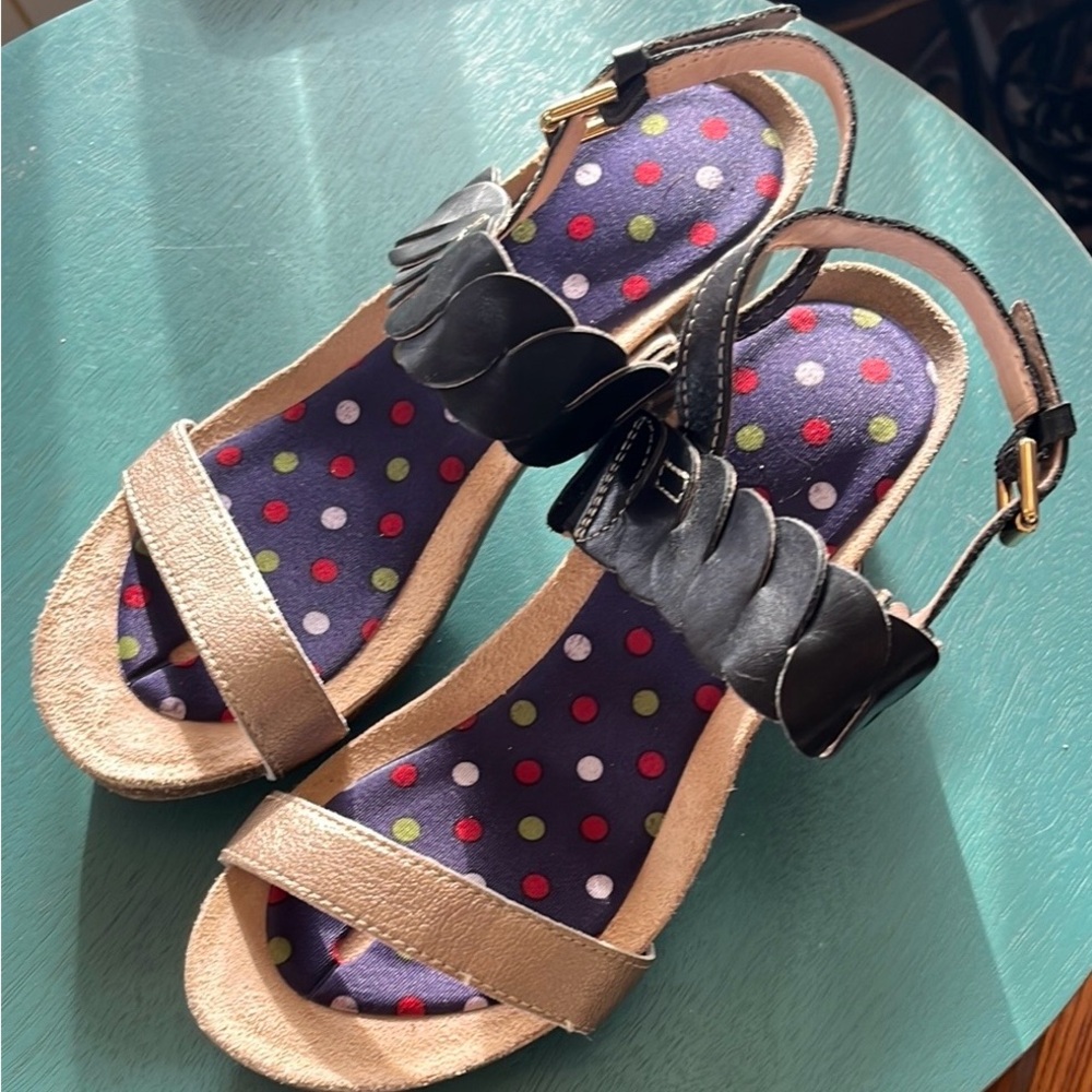 Pikolinos- Stylish Black and Gold Women's Sandals